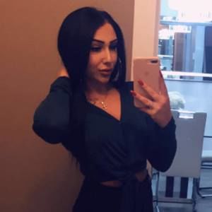 Meet your Posher, Elleni